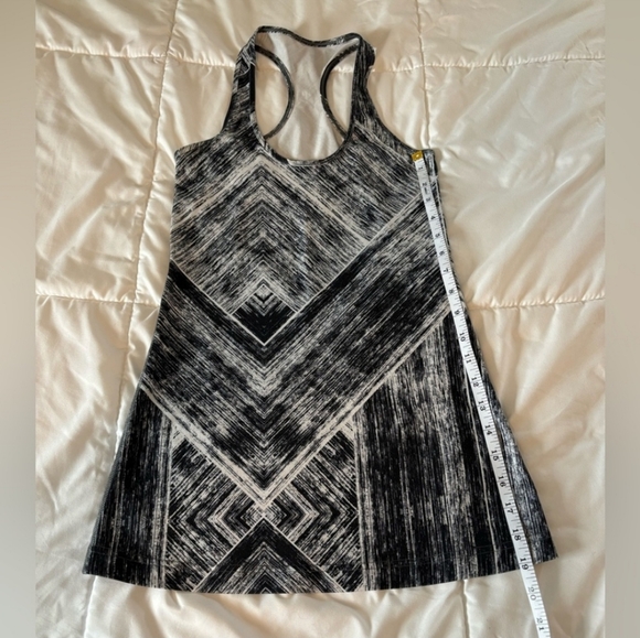 EUC Lululemon Cool Racerback size 4 - Picture 5 of 5